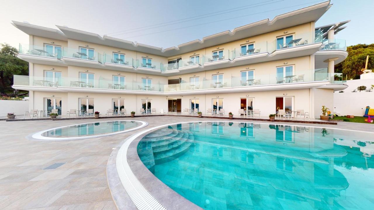 Hotel Golden Lion Parga Exterior foto